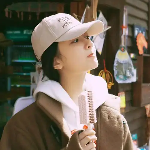 置顶93杨紫|春日头像    #杨紫去了三顾堂