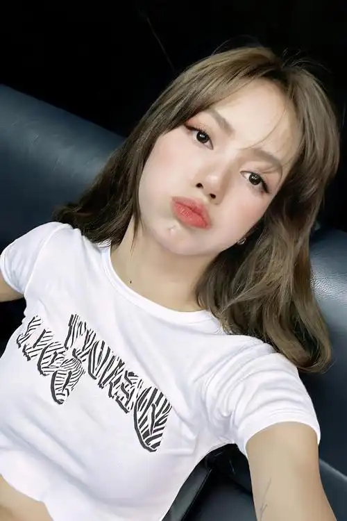 blackpink,作为韩国最受欢迎的女团之一,以其出色的