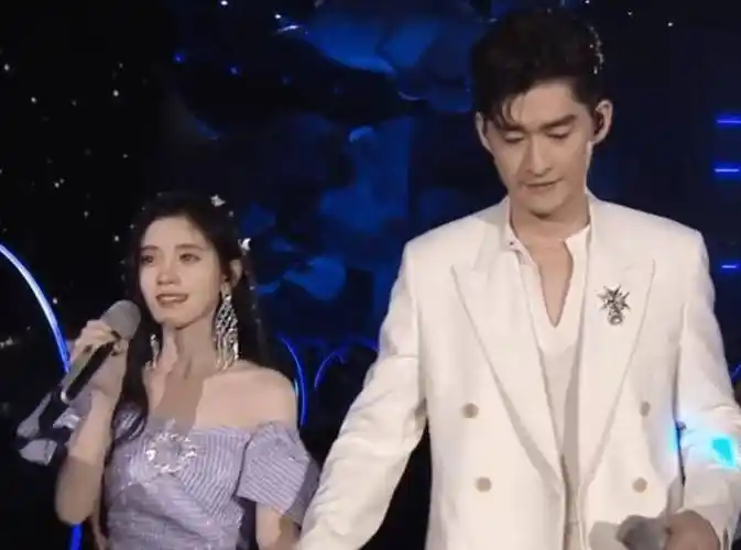 原创张翰鞠婧祎同台合唱俊男美女cp感超足我却注意张翰最后的举动