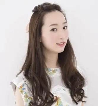 头发少简单编发教程 头发少的女生怎么编头发