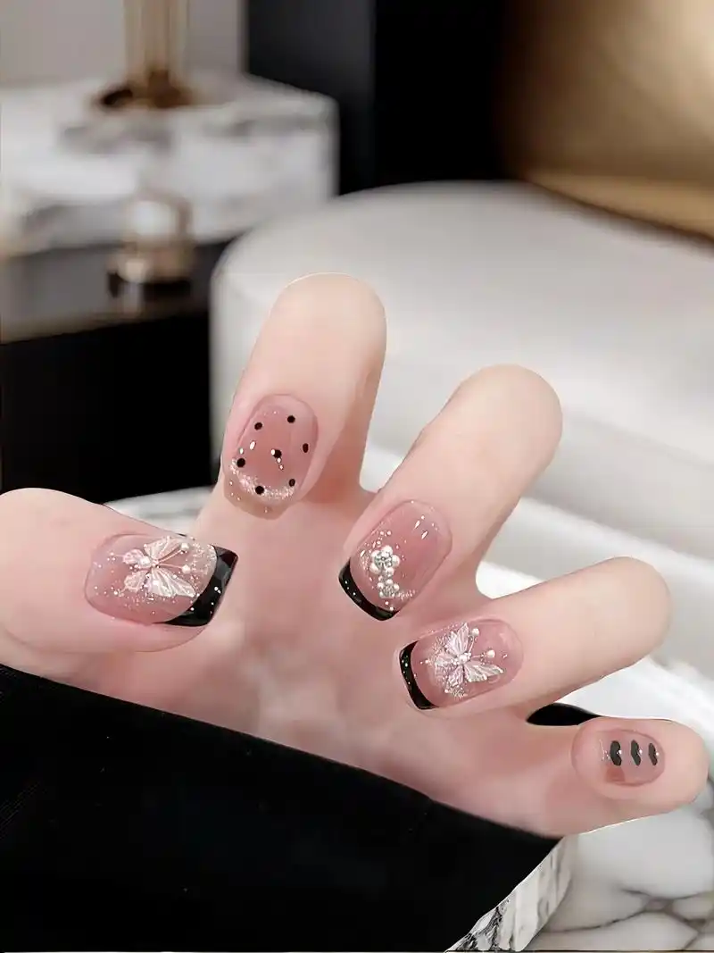 氛围感美甲#细闪美甲#美甲亮片 #亲手晒美甲#裸粉色美甲#冰透美甲