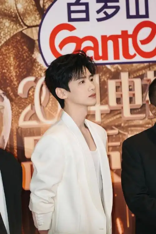 白敬亭代言肯德基##白敬亭代言肯悦咖啡