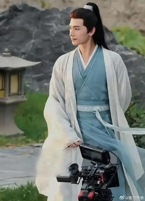 杨洋新剧蓝衣路透