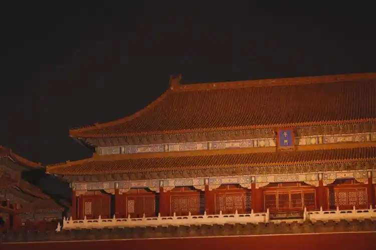 夜骑故宫在午门广场遇到了有趣的人们