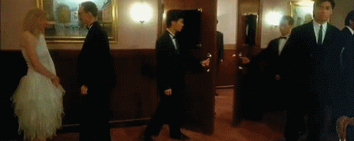 发哥的赌神堪称一代难以逾越的经典形象,也开启了香港电影的赌片时代