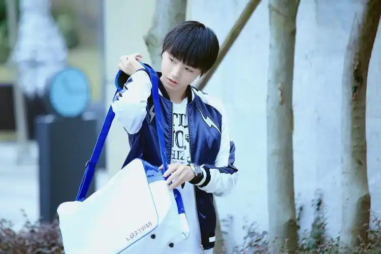 王俊凯#161130 《我们的少年时代》拍摄 高… - 堆糖,美图壁纸腥い