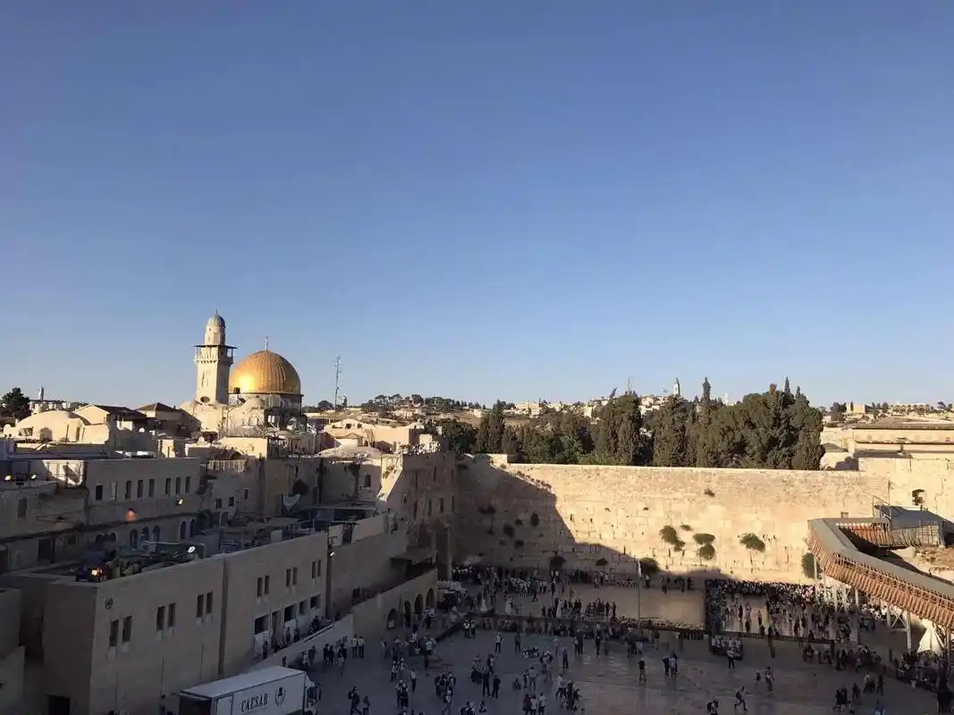 耶路撒冷的魅力在于她神秘的宗教色彩耶路撒冷是世界上唯一被三大宗教