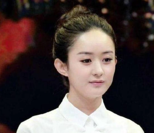 当赵丽颖卸妆后,赵丽颖应该是卸妆后和本人