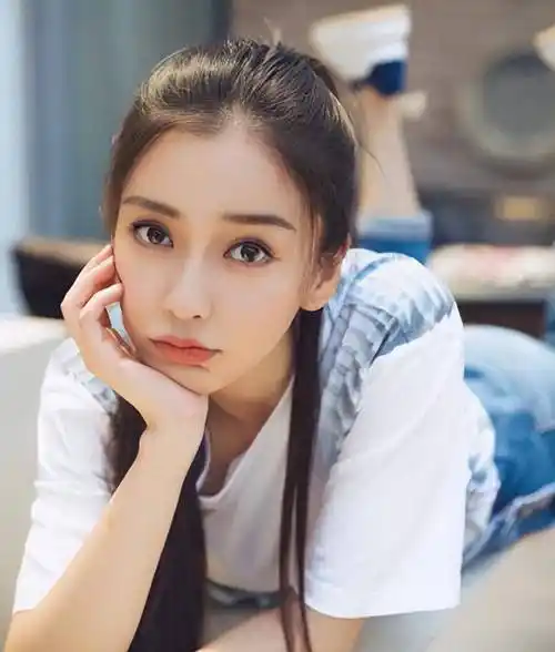 30位明星童年照:大s小s和"好看"不沾边,杨颖的脸永远是个谜_小时候