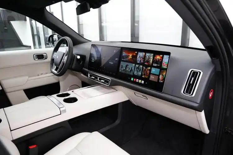 【理想l9l9 max版内饰全景副驾驶员方向图片-汽车图片大全】-易车