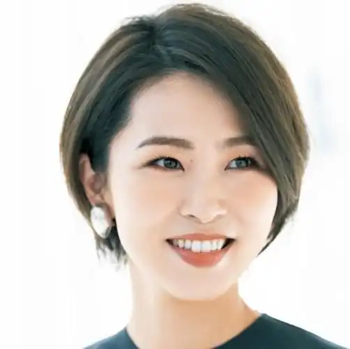 中年妇女短发型图片(女人过了40岁建议少留卷发)(6)