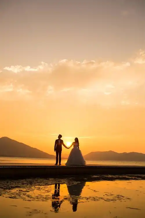 有蚕豆花的路上讲爱情故事与可爱的狗狗_酬劳_小狗_小时候