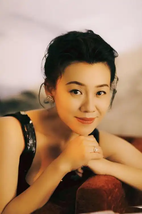 与名导同居3年遭抛弃,转头下嫁穷小伙,"恋爱脑"刘琳如今怎样