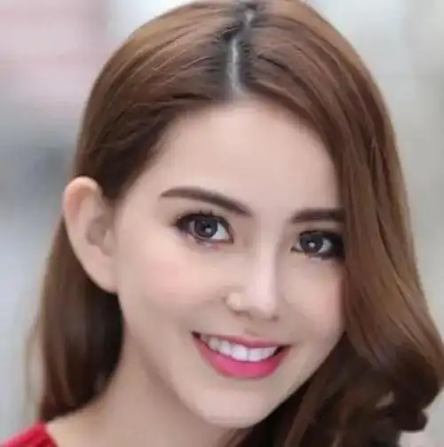 洋娃娃昆凌16岁离开初恋嫁大14岁周杰伦结婚多年赔10个亿