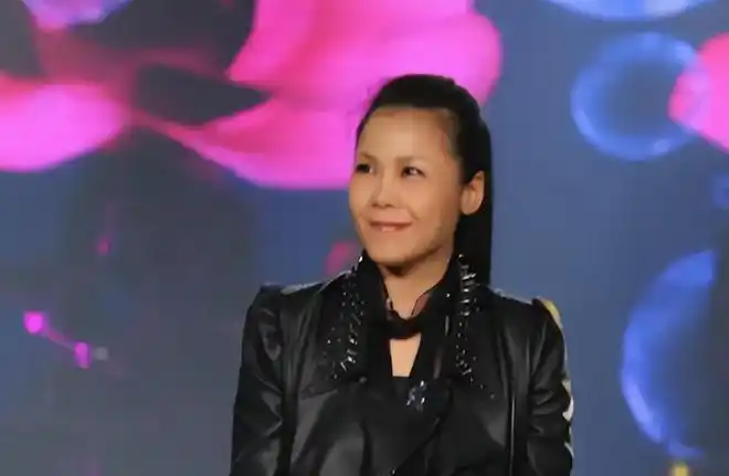 歌坛天后田震与那英多年不合巅峰时期退圈现在怎么样了