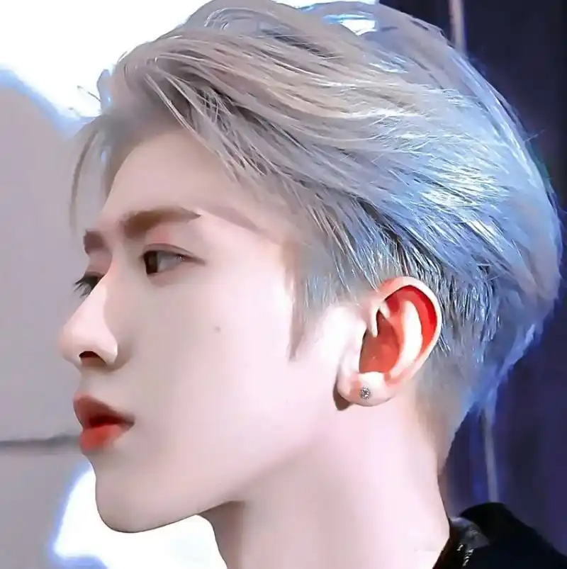 95蔡徐坤95稀有图99绝美 谁给我点赞谁就是蔡徐坤老婆 反正我是