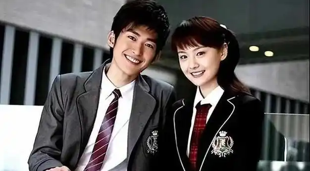 一年后再看郑爽她很可恨也很可悲