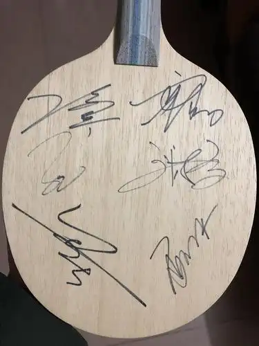 乒乓球奥运冠军,世界冠军亲笔签名,保真,价格私.