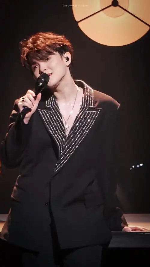 尤长靖超话91#毕业之前来看演唱会#我爱上让我奋不顾身的一个人