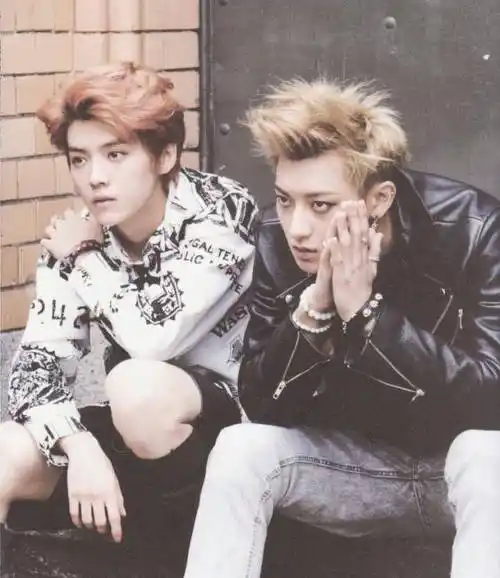 原创创造营3鹿晗黄子韬机场合体两人被同款潮包果然是兄弟情深