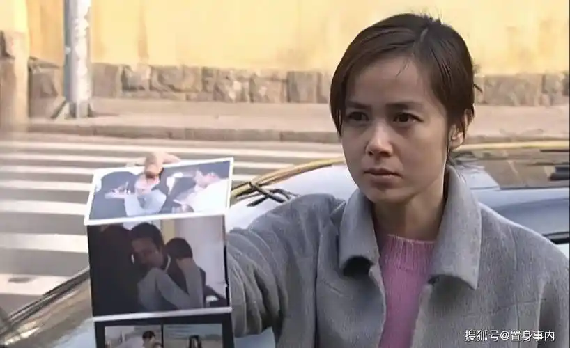 蒋雯丽"发福扮嫩"算美人吗?看她30年前状态,顶级骨相名副其实