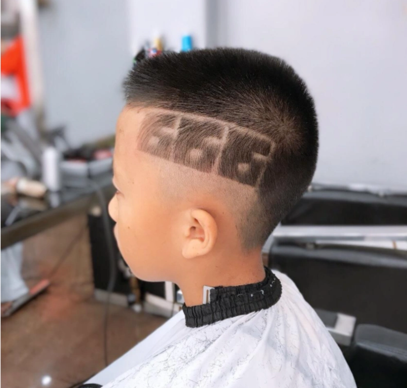 小帅哥发型12款,酷帅有型还个性,有你儿子同款吗