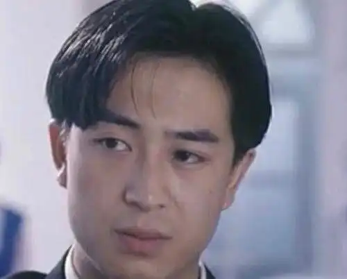 张嘉译年轻时有多帅老师这孩子端端正正长得好看破格录取的