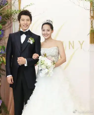 柳真39岁生日奇太映献吻 国民妖精美足20年 老公担心5岁女儿恋爱