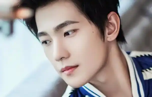 杨洋乔欣又曝出大瓜,自称是女方前助理的网友,曝光两人聊天记录