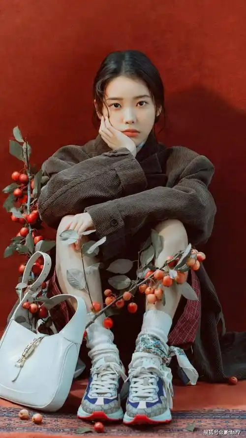 李知恩iu手机壁纸可爱高清_2022iu李知恩全面屏壁纸图片_写真_邻家