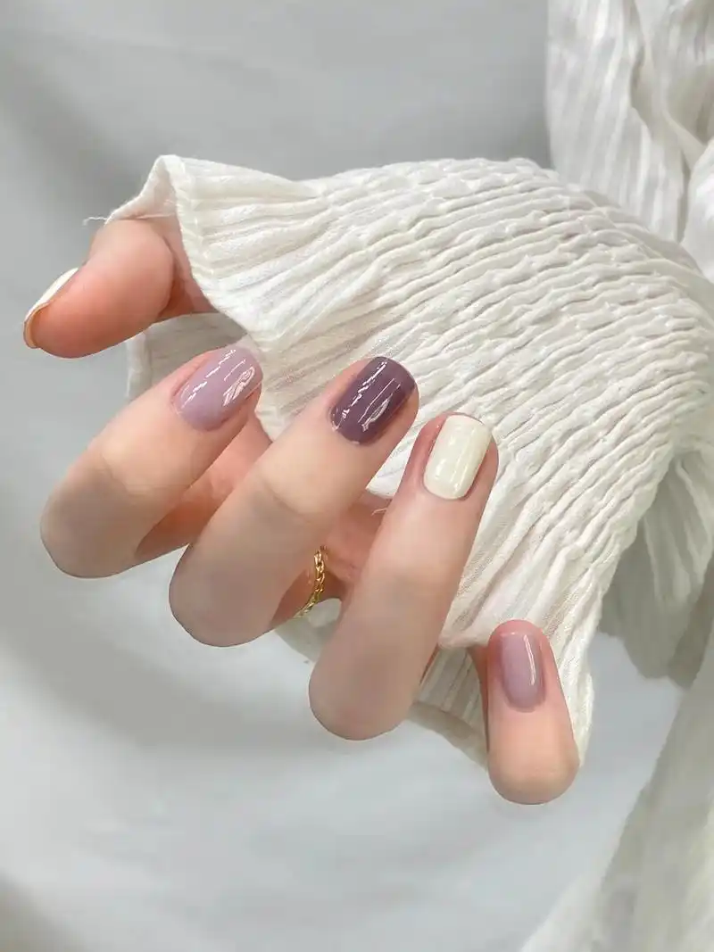 超好看的美甲 #指甲油试色 #显白颜色 - 抖音