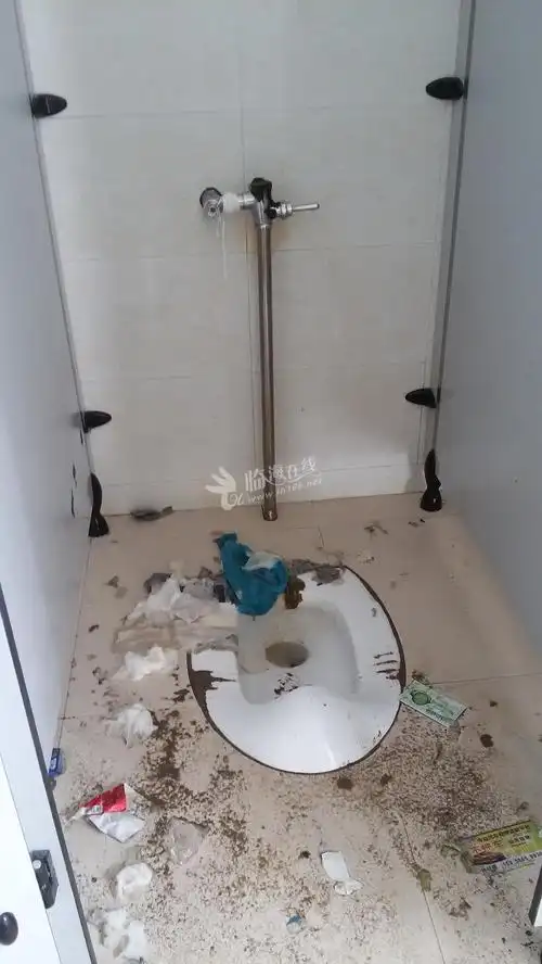 恶心临海伟星城江滨公园的厕所臭气熏天谁来管