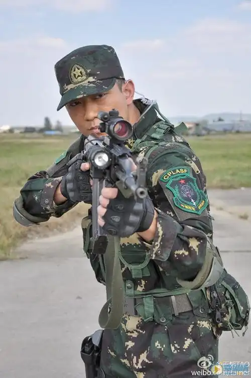 王韬军旅剧照 王韬图片写真-明星库 | 电视猫