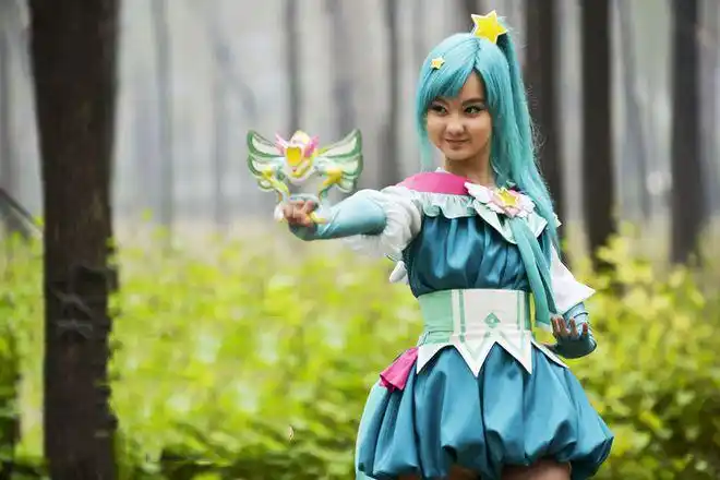 中,有两位小演员扮演过贝贝公主一角,一位是95后北影小花王子璇,另一