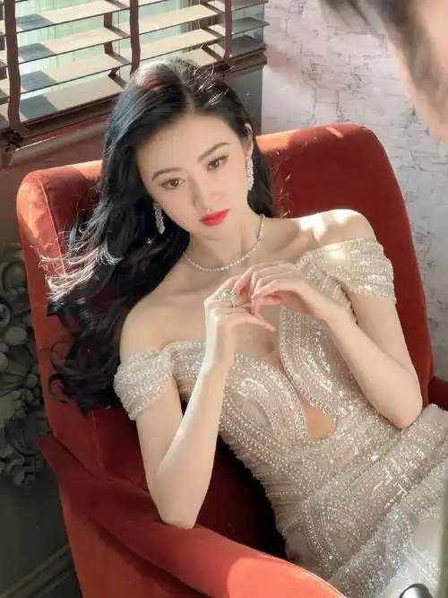 景甜甜美公主妆##景甜大波浪怼脸拍