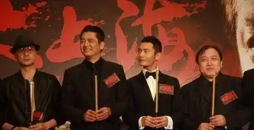 原创被指身高180cm是垫了增高鞋垫黄晓明晒脚背照回应脚受过伤