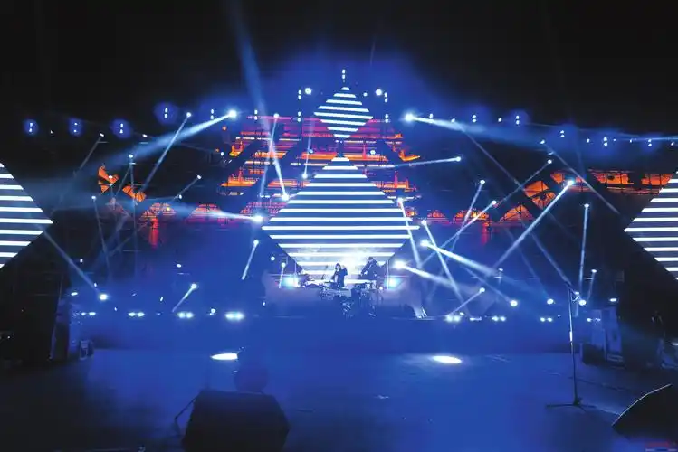 "五寨之夜"摇滚音乐节唱响忻州古城