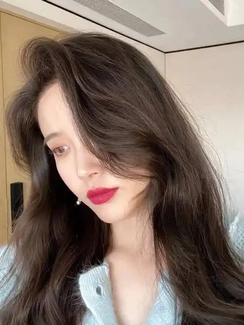 01黑茶色人气排行在这里!2021年流行发色你染了吗?