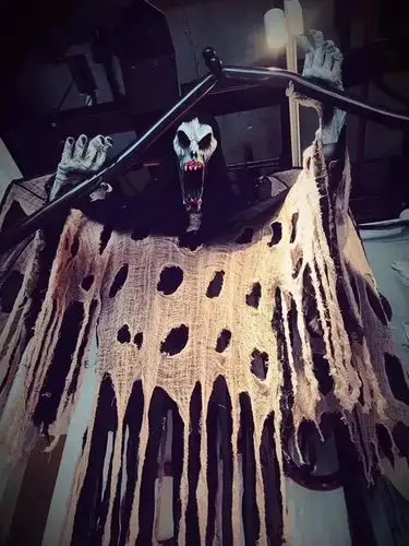 来自世界各地的妖魔鬼怪们都各出奇招,魑魅魍魉,血腥,惊悚,卖萌