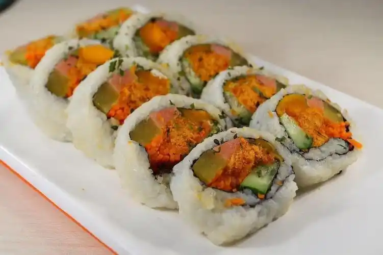 裸体肉松蛋黄紫菜包饭图片