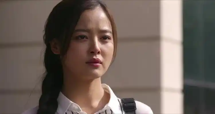 拥抱星星的月亮:丁云故意挽着许冲秀恩爱,明月的表情让人心疼