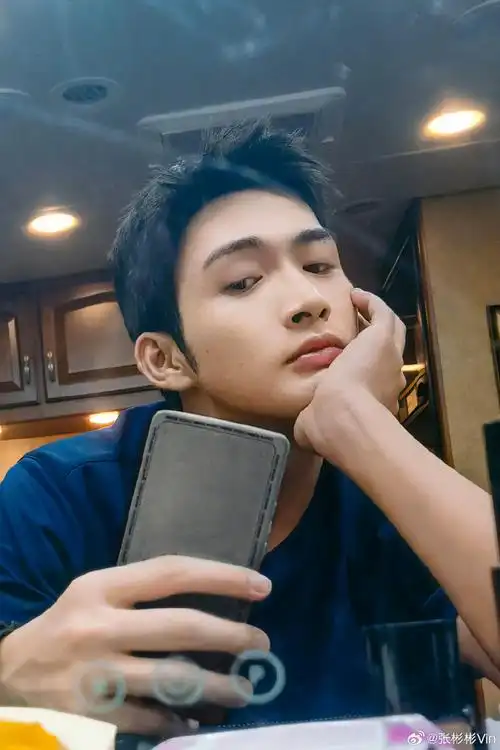 张彬彬九月新剧进组#张彬彬九月行程送达～本月新剧进组!期待新角色!