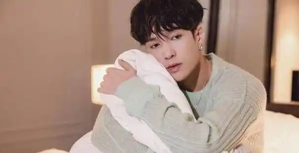 兴迷生日,张艺兴送上祝福:暴露恋情状况_单身_年龄_身份