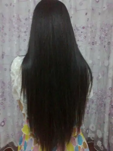 长头发多且硬适合大卷吗? 请专业设计师帮忙设计一个适合的发型!