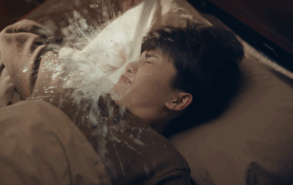 摇澜夫妇一夜荒唐后画风突变沙雕走向军训式恋爱