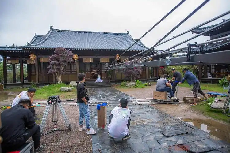 探访剧组拍摄现场原来拍戏这么复杂看看这几位演员你认识吗