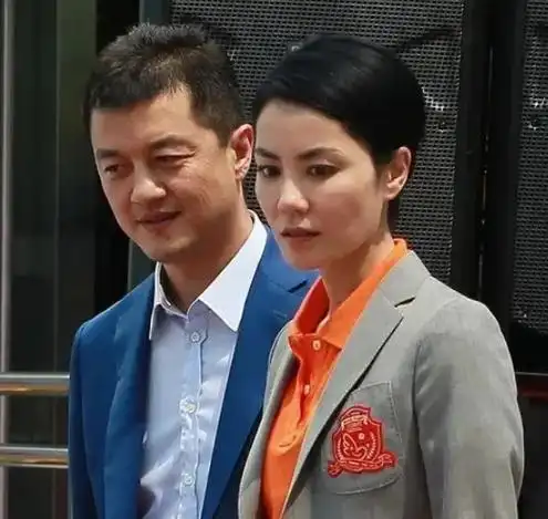 跟王菲结婚的男人都倒霉,李亚鹏也不例外!谢霆锋只敢恋爱不婚!