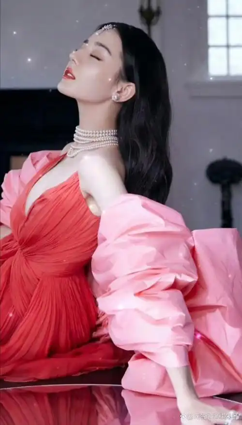 迪丽热巴的美貌震惊外网