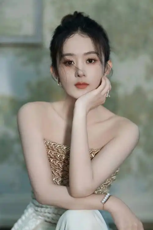 女神赵丽颖新造型出炉了! 颖火虫们快来收图了!