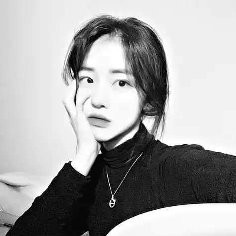 女生头像图片黑白黑白色也掩盖不住青春的红颜